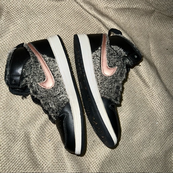 Jordan Retro 1 GG Black Broze With Fur - Picture 2 of 4